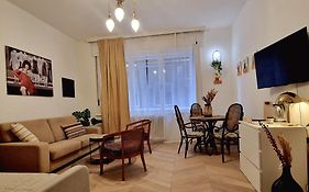 Charming Center Apartman